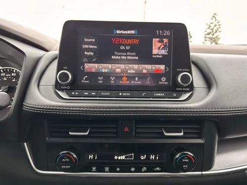 Used 2023 Nissan Rogue SV image 14