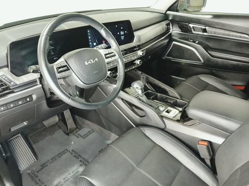 Used 2024 Kia Telluride EX w/ EX Captain's Chair Package AWD/4WD image 17