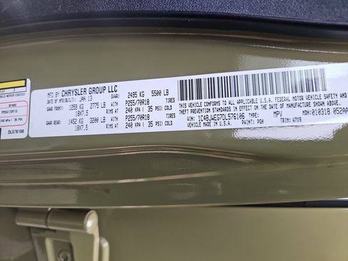 Used 2013 Jeep Wrangler Unlimited Sahara w/ Connectivity Group AWD/4WD image 39