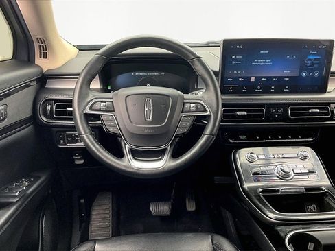 Used 2022 Lincoln Nautilus FWD image 5