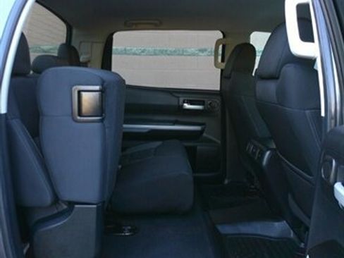 Used 2018 Toyota Tundra SR5 image 24