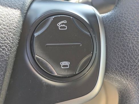 Used 2013 Toyota Camry LE FWD image 25