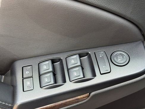 Used 2019 Chevrolet Tahoe LS image 10