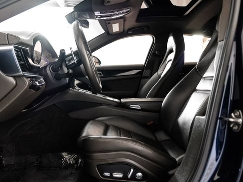 Used 2021 Porsche Panamera image 4