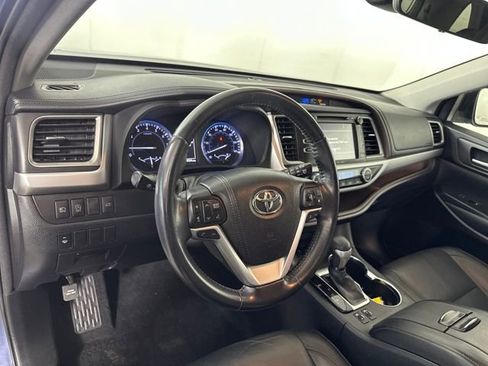 Used 2018 Toyota Highlander XLE image 13