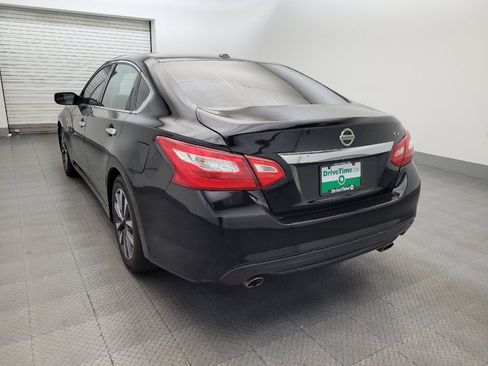 Used 2017 Nissan Altima 2.5 SV FWD image 5