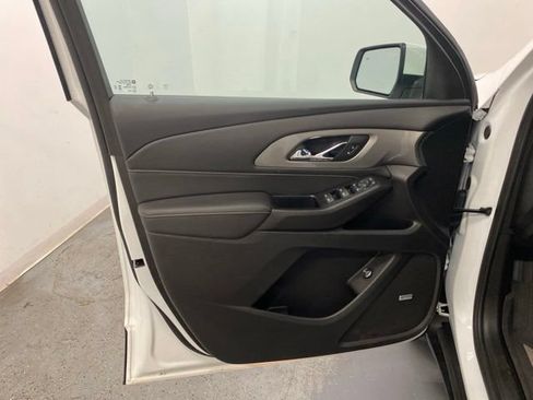 Used 2023 Chevrolet Traverse LT w/ LT Premium Package AWD/4WD image 19