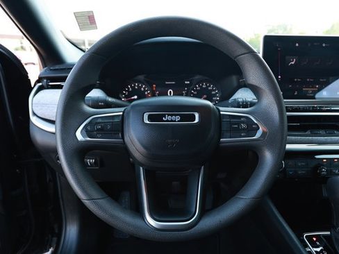 Used 2023 Jeep Compass Sport AWD/4WD image 11