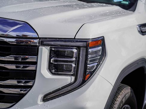 Used 2024 GMC Sierra 1500 SLT image 6