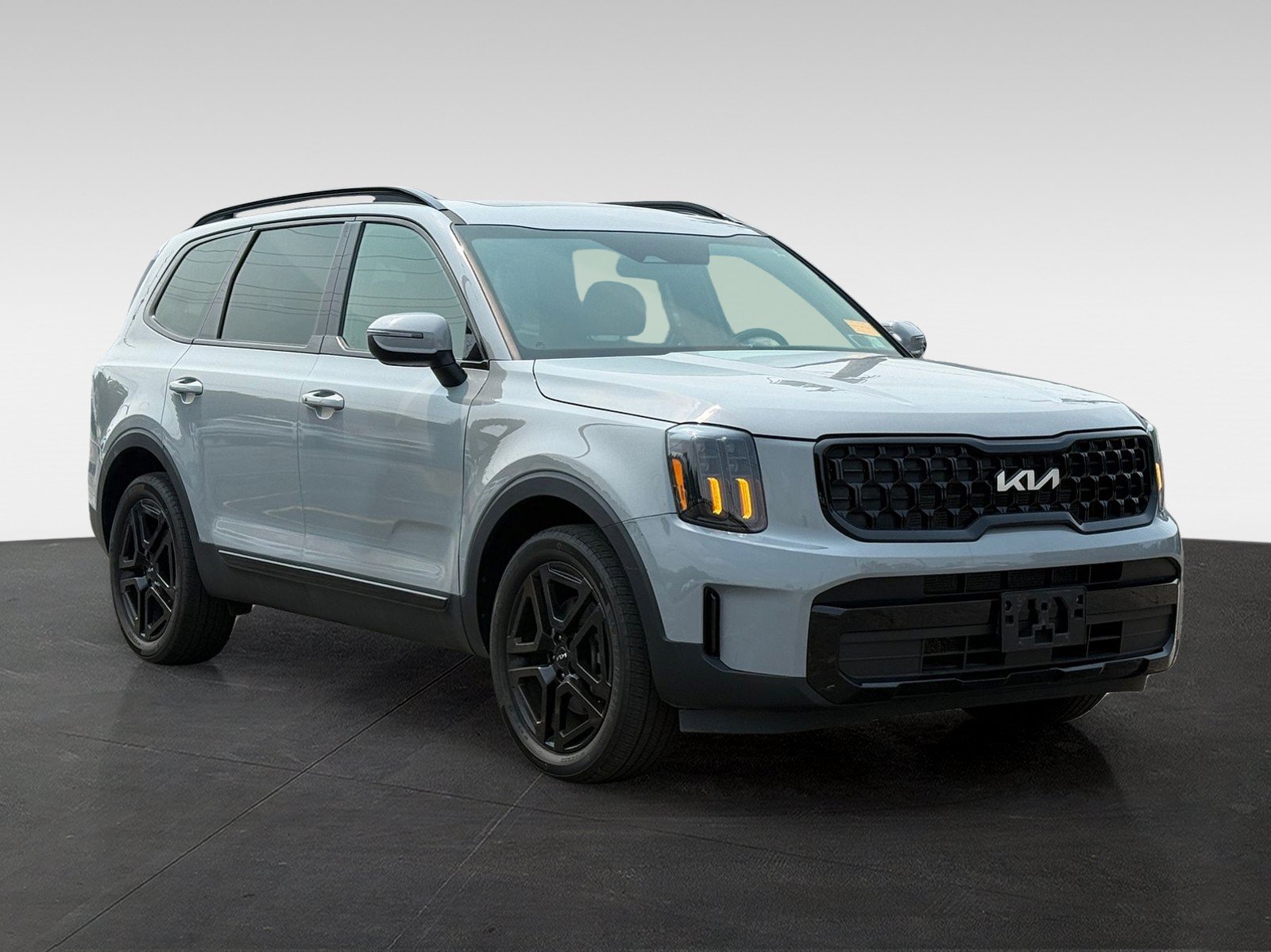 Used 2024 Kia Telluride EX X-Line AWD/4WD image 3