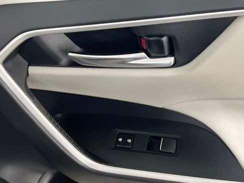 Used 2019 Toyota RAV4 XLE Premium w/ Advanced Technology Package FWD image 32