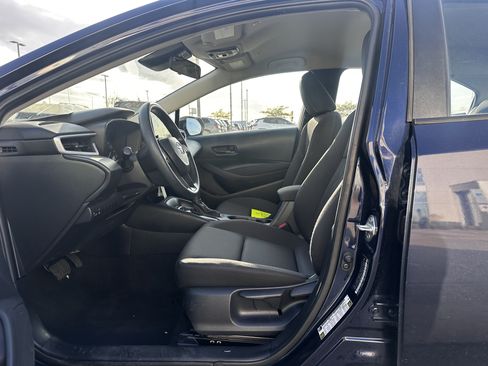 Used 2025 Toyota Corolla LE FWD image 7