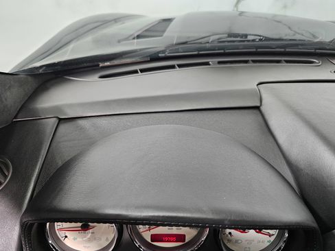 Used 2004 Aston Martin Vanquish RWD image 40