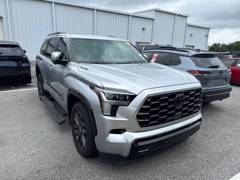 Used 2024 Toyota Sequoia Platinum AWD/4WD image 3