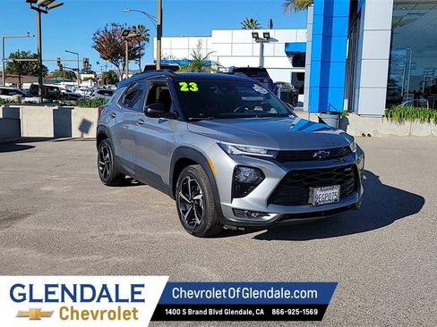 Used 2023 Chevrolet TrailBlazer RS w/ Sun and Liftgate Package image 2