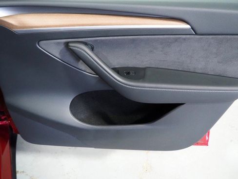 Used 2024 Tesla Model Y Long Range AWD/4WD image 56
