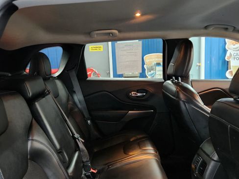 Used 2020 Jeep Cherokee Latitude Plus w/ Cold Weather Group image 15