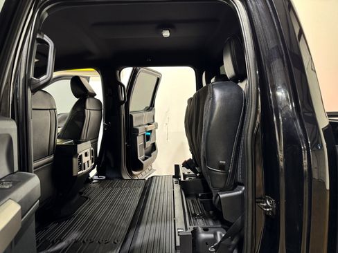 Used 2022 Ford F350 Lariat w/ Black Appearance Package image 19