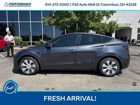 Used 2024 Tesla Model Y Long Range AWD/4WD image 5