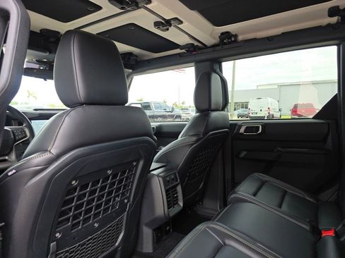 Used 2025 Ford Bronco Badlands w/ Sasquatch Package AWD/4WD image 23
