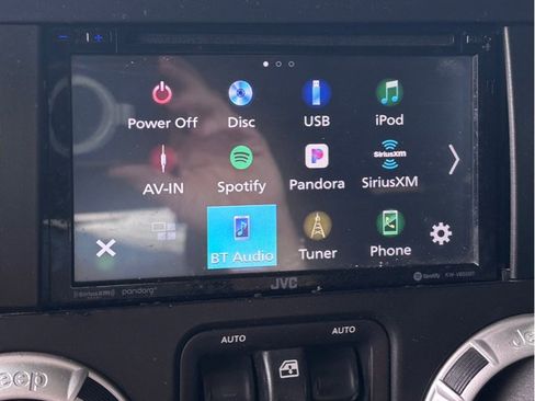 Used 2014 Jeep Wrangler Unlimited Sahara w/ Connectivity Group AWD/4WD image 17