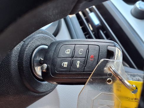 Used 2010 Chevrolet Equinox LT w/ Chrome Appearance Package AWD/4WD image 28