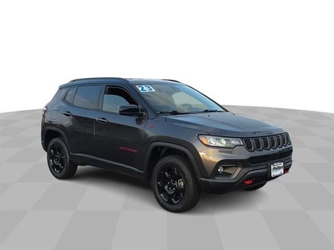 Used 2023 Jeep Compass Trailhawk image 2