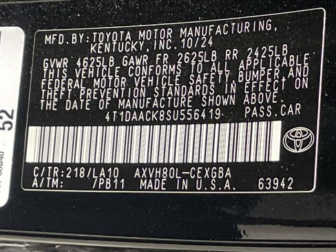 Used 2025 Toyota Camry XLE FWD image 36