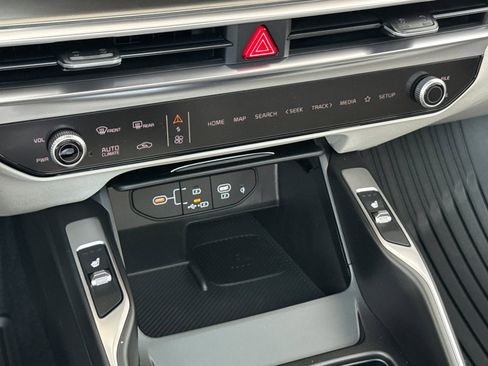 New 2025 Kia Sorento EX w/ EX Panoramic Sunroof Package image 17