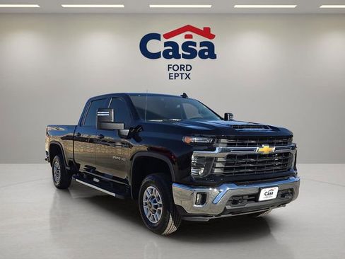 Used 2025 Chevrolet Silverado 1500 LT image 1