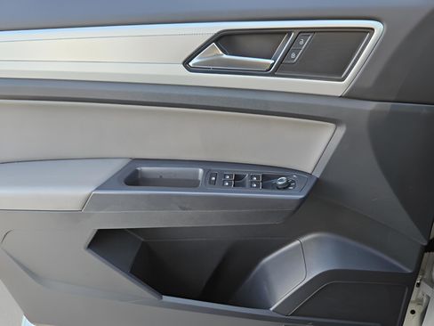 Used 2021 Volkswagen Atlas Cross Sport S image 23