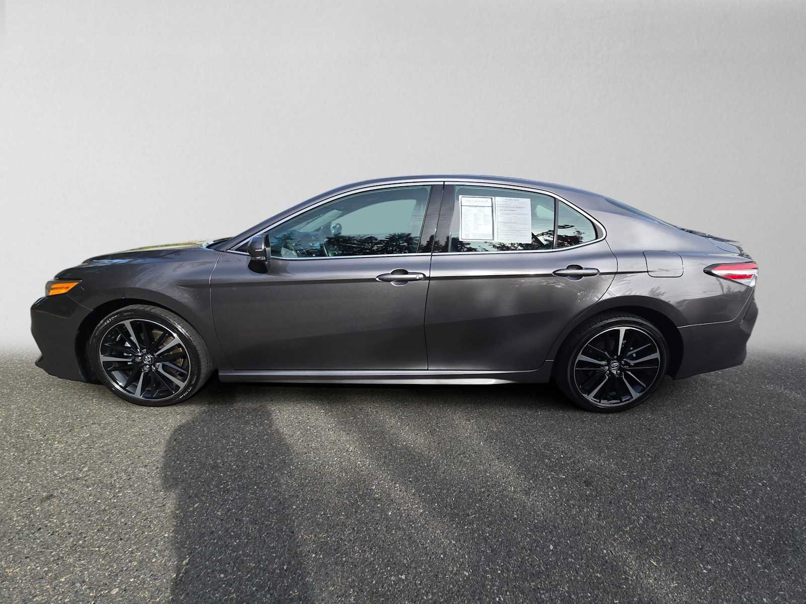 Used 2020 Toyota Camry XSE FWD image 6