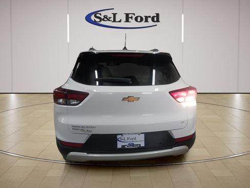 Used 2025 Chevrolet TrailBlazer LT w/ Driver Confidence Package image 5