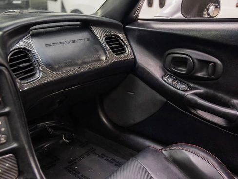 Used 1998 Chevrolet Corvette Coupe image 24