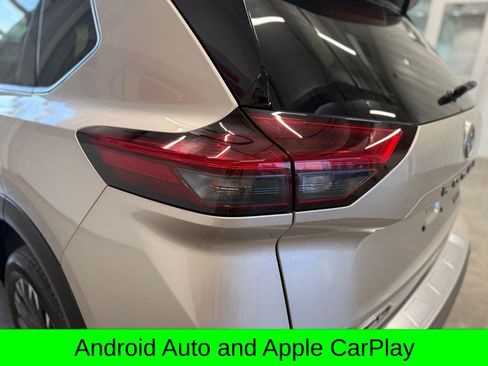 Used 2025 Nissan Rogue SL w/ Tech Package image 13