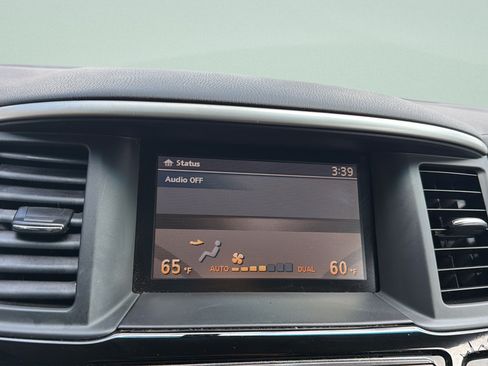 Used 2014 Nissan Pathfinder SV AWD/4WD image 14