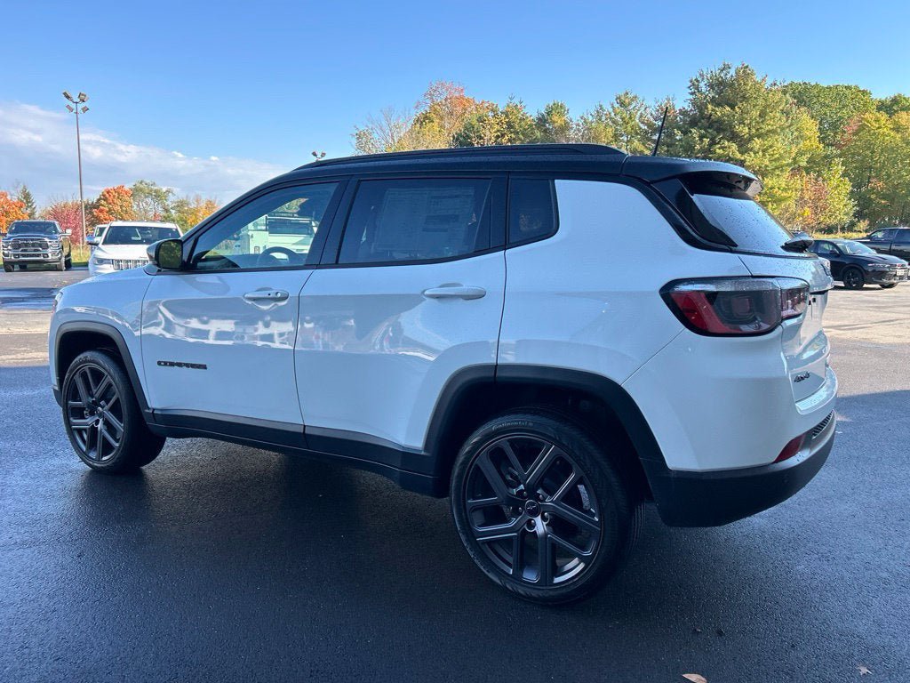 Used 2026 Jeep Compass Limited AWD/4WD image 4