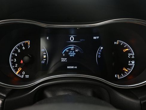 Used 2021 Jeep Grand Cherokee Limited AWD/4WD image 14