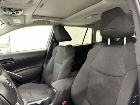 Used 2026 Toyota Corolla Cross LE w/ Moonroof Package FWD image 19