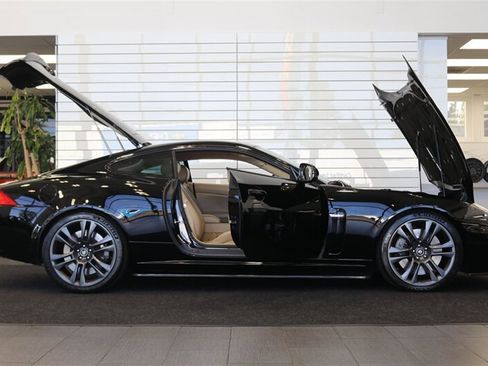 Used 2010 Jaguar XKR R RWD image 11