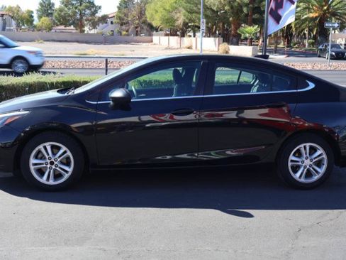 Used 2018 Chevrolet Cruze LT image 4