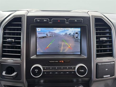 Used 2019 Ford Expedition XLT w/ Equipment Group 201A AWD/4WD image 27