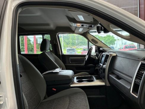 Used 2017 RAM 3500 Big Horn w/ Sport Appearance Group image 32