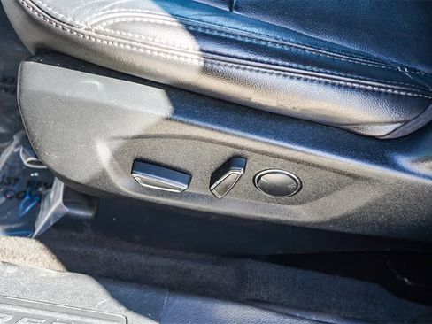 Used 2018 Ford Explorer XLT w/ Equipment Group 202A image 22