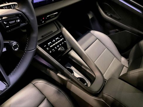New 2026 Porsche Macan 4 Electric AWD/4WD image 11