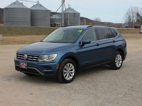 Used 2019 Volkswagen Tiguan SE image 1