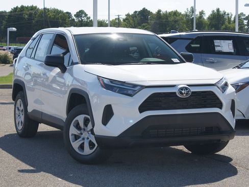 New 2025 Toyota RAV4 LE image 4
