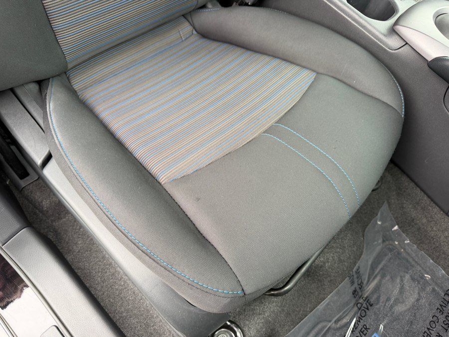 Used 2025 Nissan Leaf S FWD image 30
