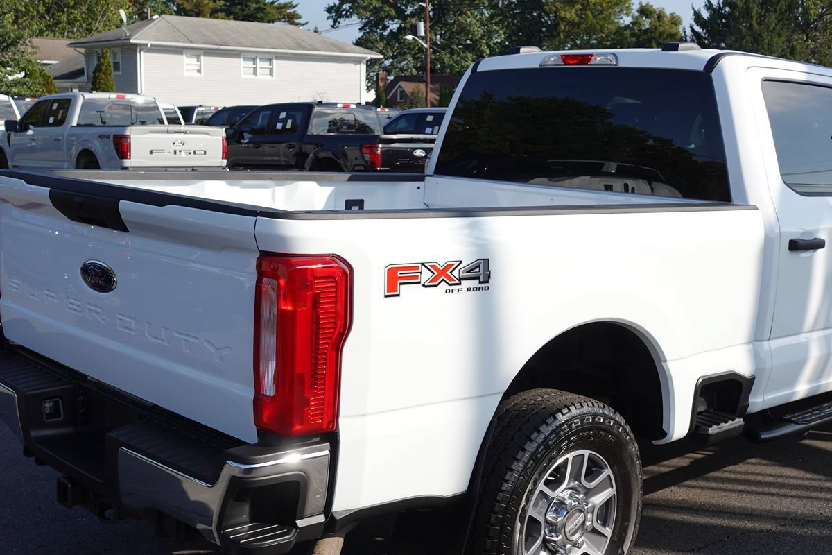 Used 2025 Ford F250 XLT w/ FX4 Off-Road Package AWD/4WD image 11