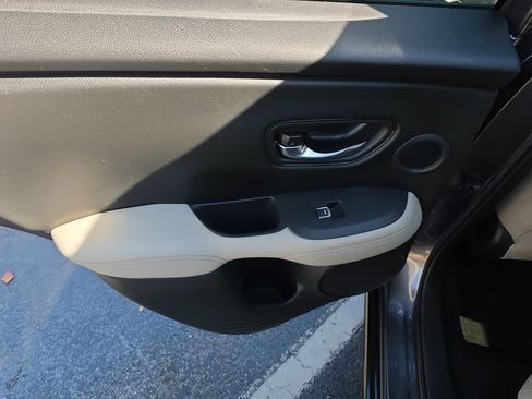 Certified 2023 Honda HR-V EX-L image 10